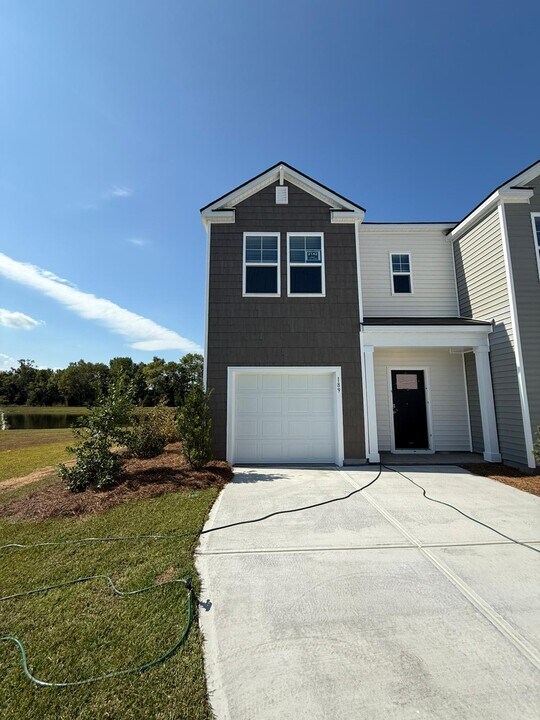 191 Yarrow Way in Moncks Corner, SC - Building Photo