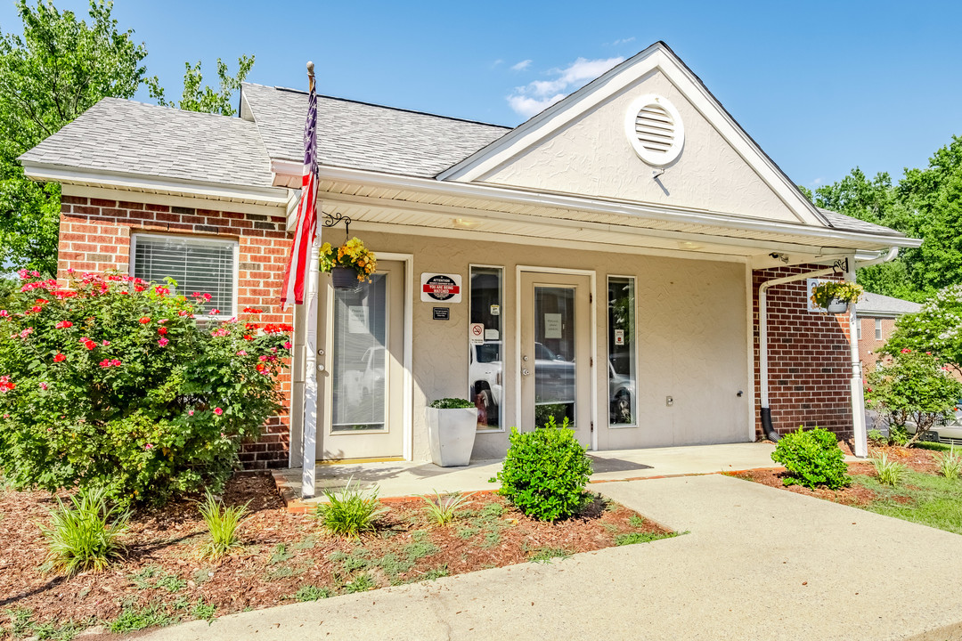 Barrett Place Apartments in Greenville, NC - Building Photo