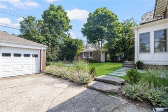 26 Narragansett Ave in Newport, RI - Building Photo - Building Photo