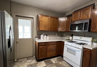 10 S University St in Vermillion, SD - Building Photo - Building Photo