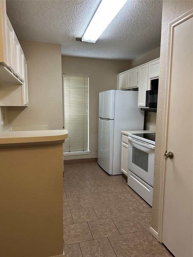 property at 2121 Hepburn St
