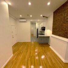 446A Hancock St, Unit #3 in Brooklyn, NY - Foto de edificio - Building Photo