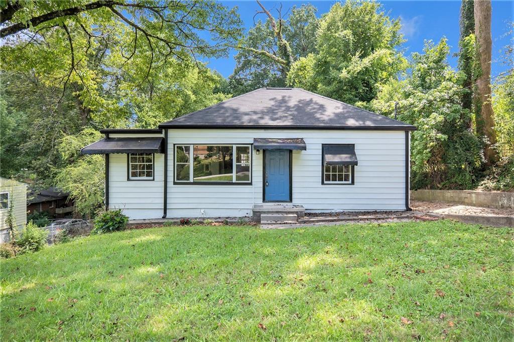 2740 Baker Ridge Dr NW in Atlanta, GA - Building Photo