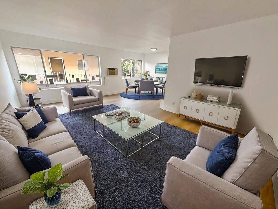 1330 N Gardner St in Los Angeles, CA - Building Photo