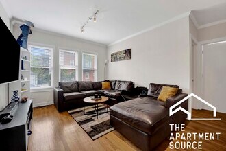 1152 W Cornelia Ave in Chicago, IL - Building Photo - Building Photo