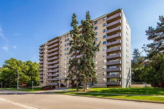Cresswell Court Apartments in Burlington, ON - Building Photo - Building Photo