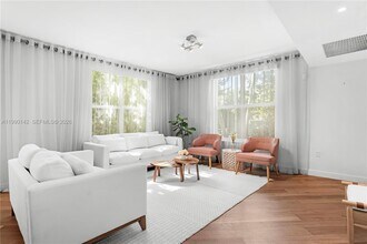 927 Euclid Ave in Miami Beach, FL - Building Photo - Building Photo