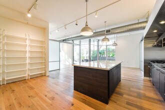 4080 Glencoe Ave in Marina Del Rey, CA - Building Photo - Building Photo