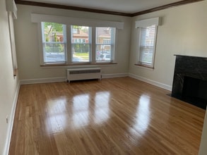 5433 W Eddy St in Chicago, IL - Building Photo - Building Photo