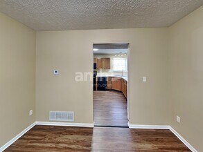2805 Schuylar Rd in Grove City, OH - Foto de edificio - Building Photo