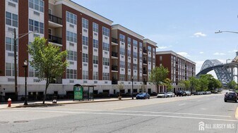 40 John F. Kennedy Blvd in Bayonne, NJ - Building Photo