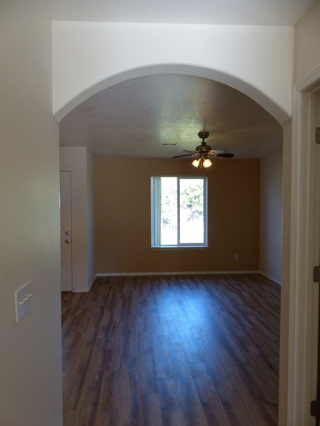 1214 Forsythia Ave in Sandpoint, ID - Building Photo - Building Photo