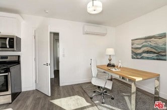 1904 S Bedford St in Los Angeles, CA - Building Photo - Building Photo