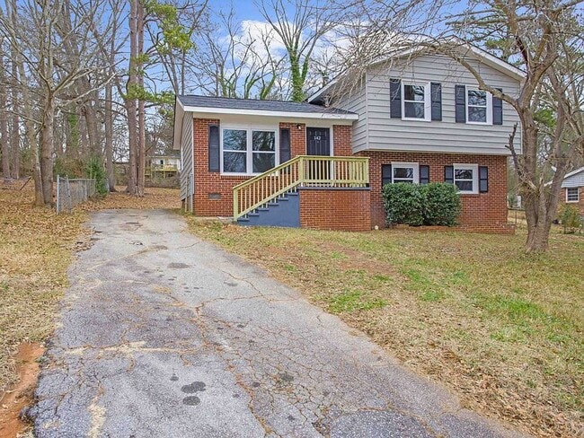 property at 142 Harmony Dr