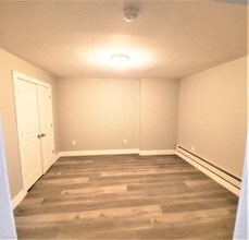 372 Forrest St-Unit -Apt 2 in Jersey City, NJ - Building Photo - Building Photo
