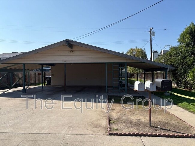 1331 S Crowe St in Visalia, CA - Building Photo - Building Photo