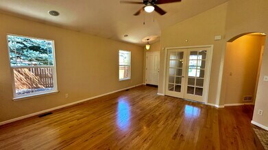 5075 S Elk St in Aurora, CO - Foto de edificio - Building Photo