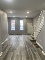 2739 W Montgomery Ave in Philadelphia, PA - Building Photo
