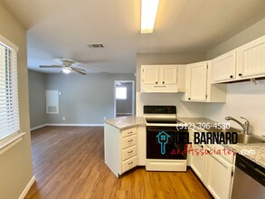 1632 Post Rd in San Marcos, TX - Building Photo - Building Photo
