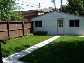 4916 Berthold Ave, Unit 4916  Berthold in St. Louis, MO - Foto de edificio - Building Photo