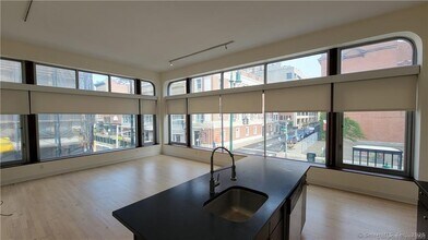 804 Chapel St in New Haven, CT - Building Photo - Building Photo