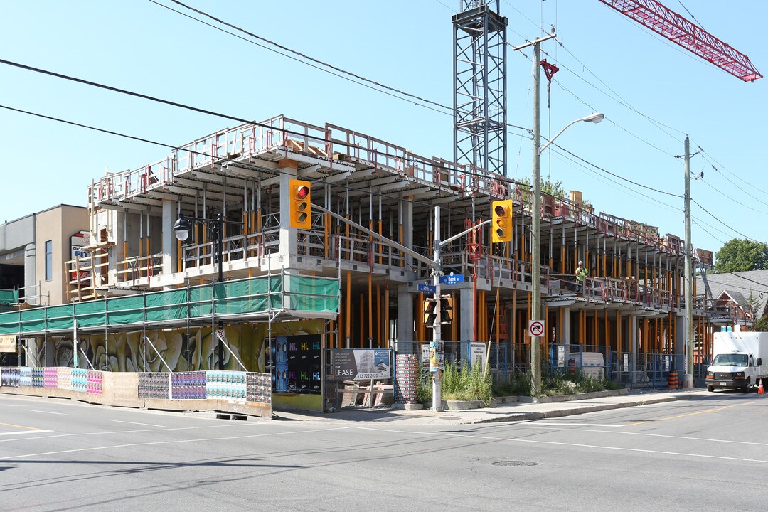 852 Bank St in Ottawa, ON - Building Photo