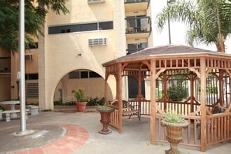 201 N 13th Ave in Edinburg, TX - Foto de edificio - Building Photo