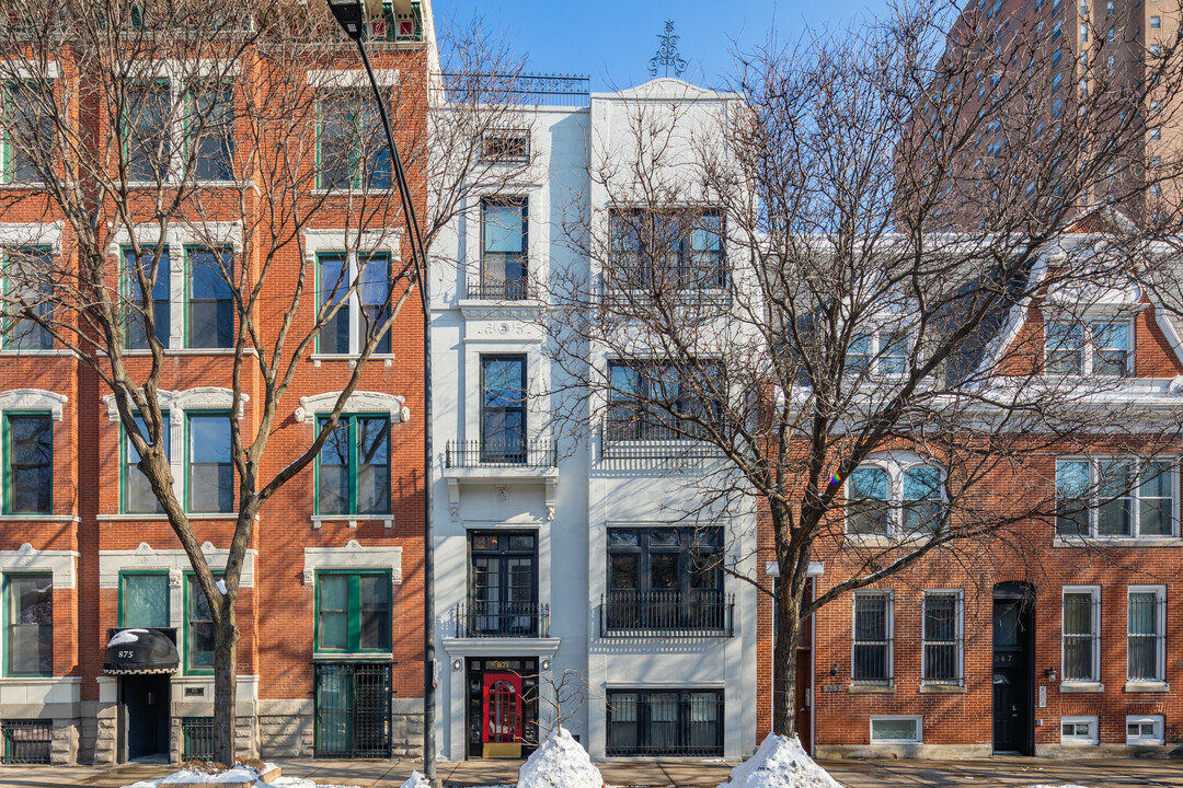 871 N La Salle Dr in Chicago, IL - Building Photo