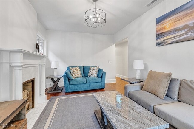 property at 2257 Grandview Ave