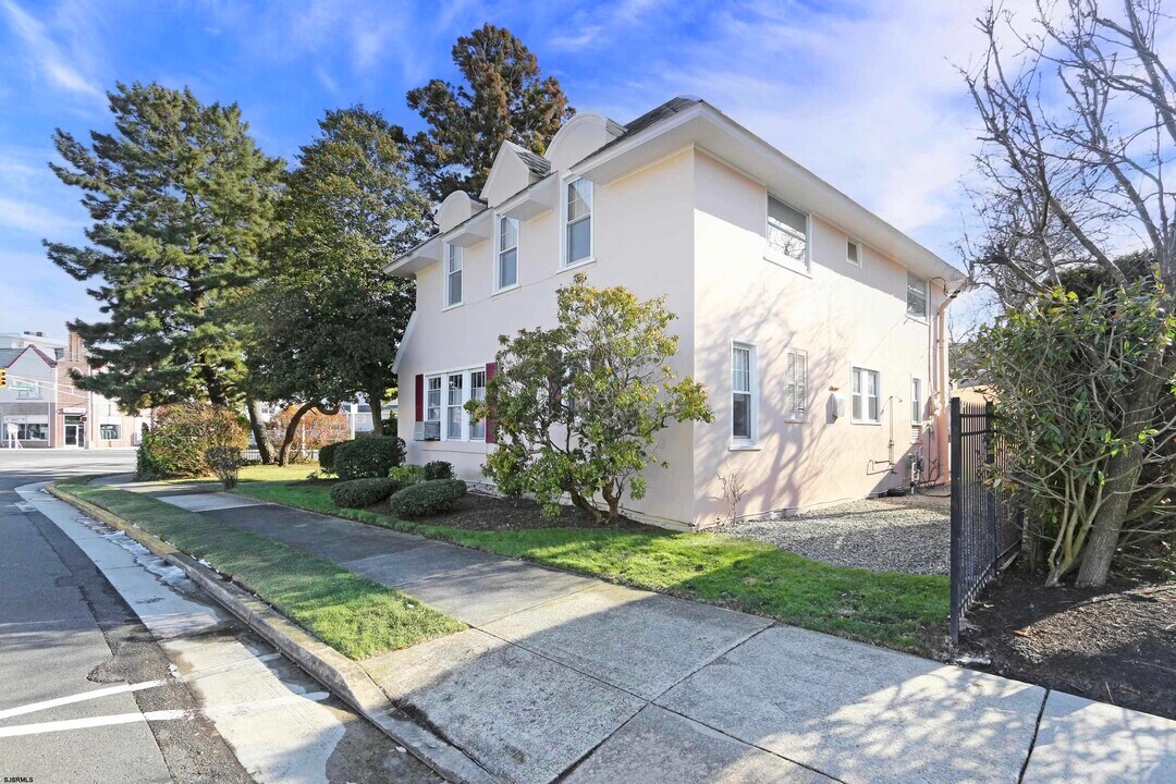 7401 Ventnor Ave in Margate City, NJ - Foto de edificio