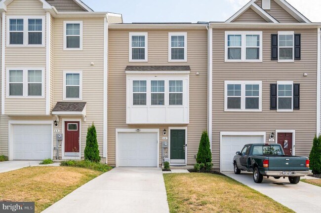 64 Tate Manor Dr in Charles Town, WV - Building Photo - Building Photo