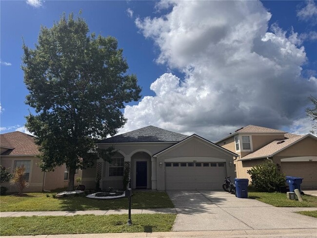 3921 Stornoway Dr in Land O Lakes, FL - Building Photo - Building Photo