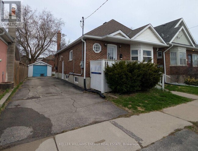 201 Celina St in Oshawa, ON - Building Photo - Building Photo
