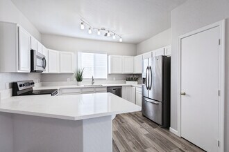 664 E Mariposa Pl in Chandler, AZ - Building Photo - Building Photo