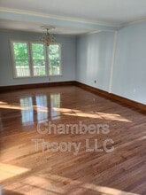 6825 Bluecurl Cir in West Springfield, VA - Foto de edificio - Building Photo