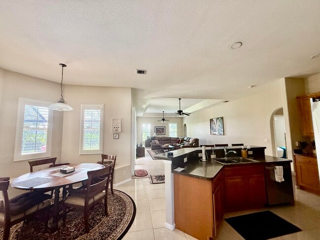 2810 SE Tate Ave in Port St. Lucie, FL - Building Photo - Building Photo