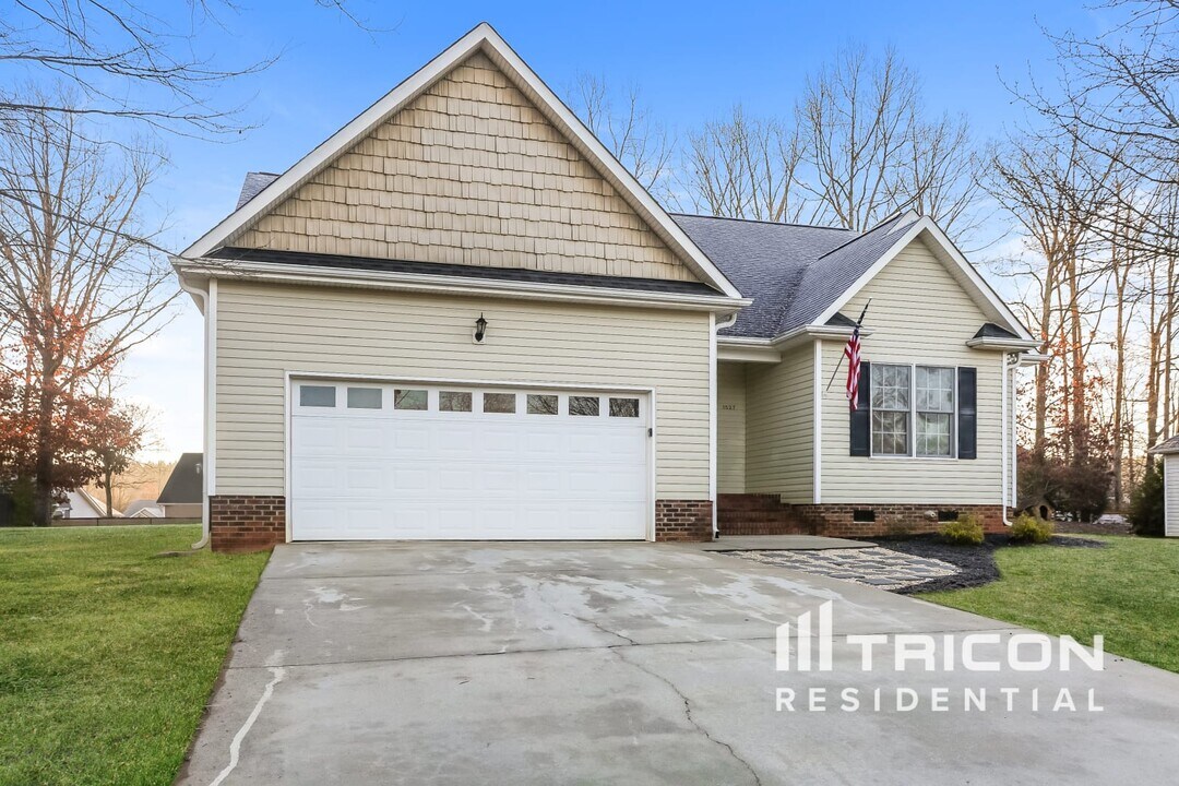 1527 Seejay Ct in Gastonia, NC - Building Photo