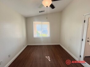 5012 Winter Pasture Ave in Bakersfield, CA - Building Photo - Building Photo