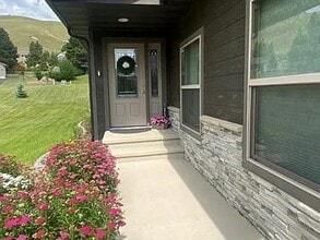 4782 Hot Spgs Rd in Helena, MT - Building Photo - Building Photo