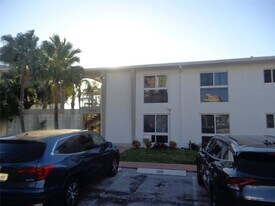 1001 S Riverside Dr, Unit 01-610 in Pompano Beach, FL - Building Photo