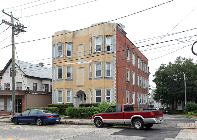 30 Montauk Ave in New London, CT - Building Photo - Building Photo