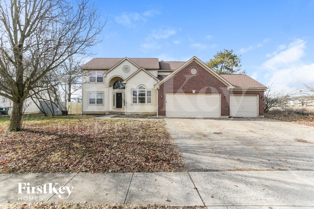 3657 Lake Lanier Dr in Grove City, OH - Building Photo