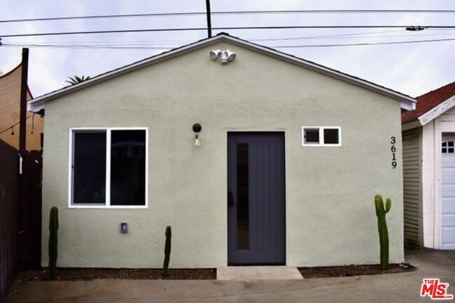 property at 3619 S Gramercy Pl