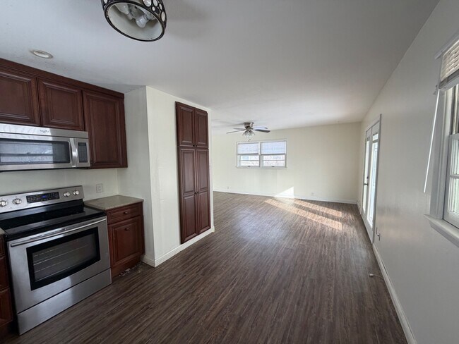 209 W 26th Ave in Hutchinson, KS - Building Photo - Building Photo