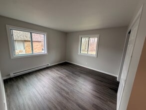 138 Flintridge Dr in Rockford, IL - Building Photo - Building Photo