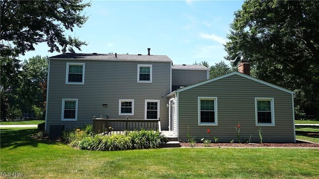 5907 Sunset Dr in Hudson, OH - Building Photo - Building Photo