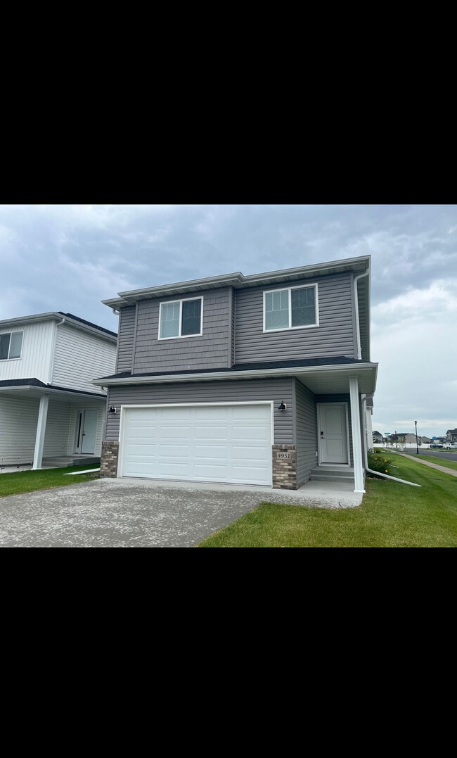 property at 4951 37th Ave S