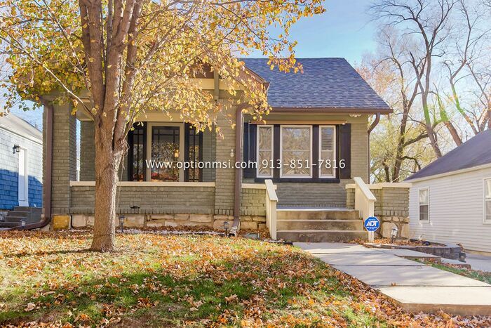 6019 Holmes St in Kansas City, MO - Building Photo