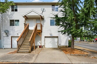 2525 SE 136th Ave in Portland, OR - Foto de edificio - Building Photo