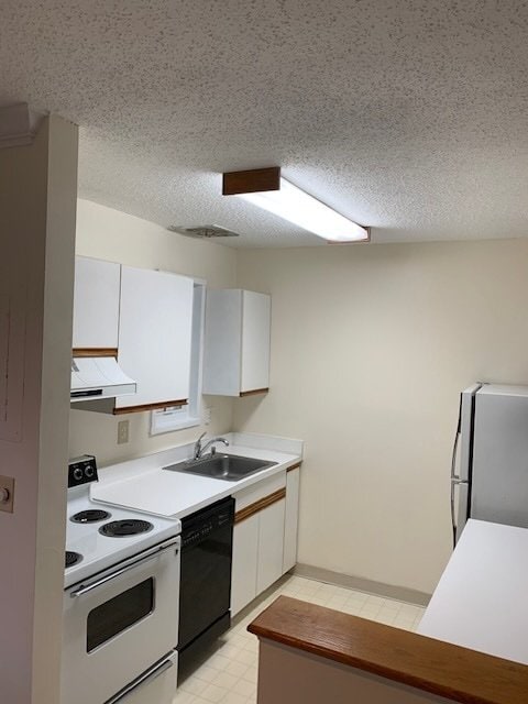 property at 1732 W Abingdon Dr